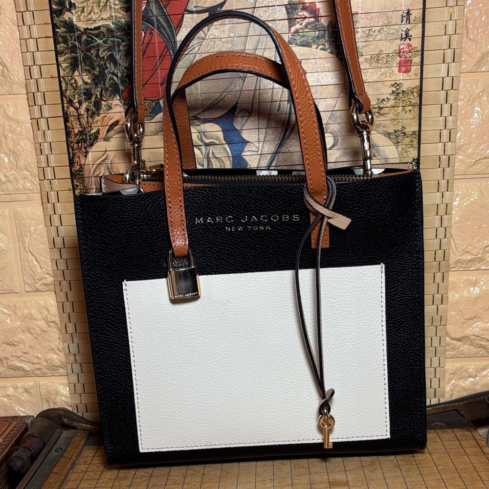 Marc Jacobs Black and White Tote Bag Mini Grind 9”Lx7.75”Hx3.75”W - Picture 3 of 17